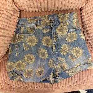 American Eagle sunflower print high waisted shorts